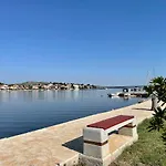 Seascape - Relaxing Home, Steps From The Water! *