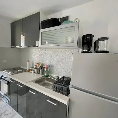 Seascape - Relaxing Home, Steps From The Water! *