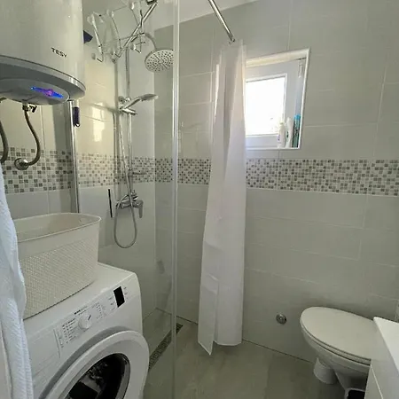 Seascape - Relaxing Home, Steps From The Water! *