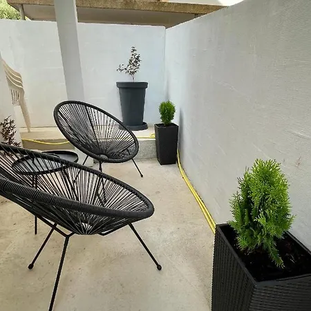 Seascape - Relaxing Home, Steps From The Water! Bilice