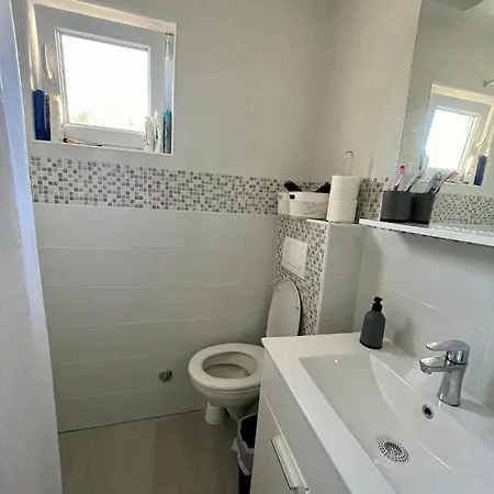 Seascape - Relaxing Home, Steps From The Water! Daire