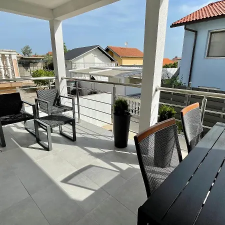 Seascape - Relaxing Home, Steps From The Water! * Bilice