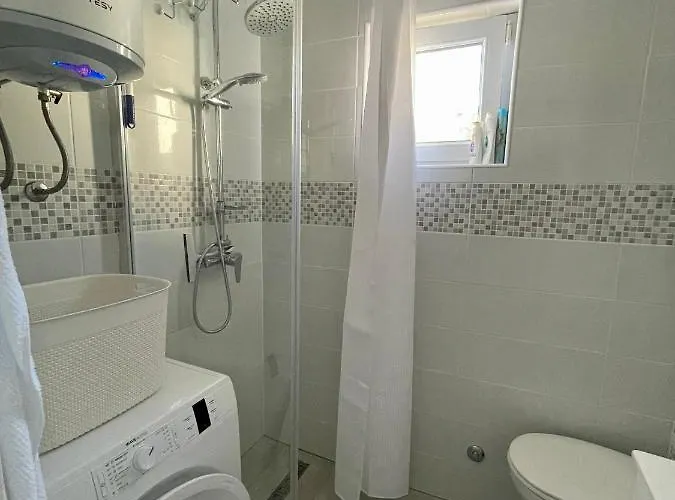 Seascape - Relaxing Home, Steps From The Water! *