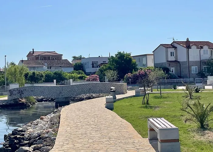 Seascape - Relaxing Home, Steps From The Water! Appartement Bilice