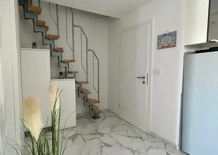 Seascape - Relaxing Home, Steps From The Water! 公寓 比利切