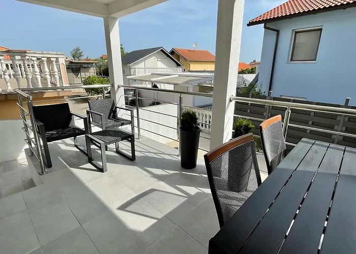 Seascape - Relaxing Home, Steps From The Water! * 빌리제