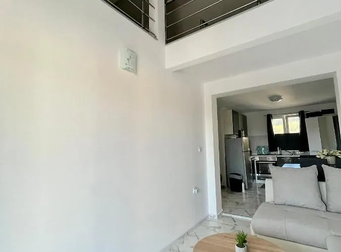 Apartment Seascape - Relaxing Home, Steps From The Water!