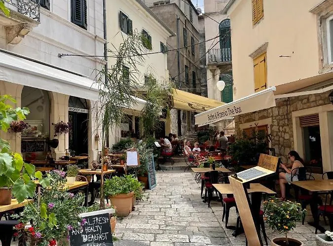 Seascape - Relaxing Home, Steps From The Water! 아파트