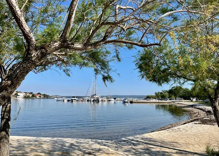 Seascape - Relaxing Home, Steps From The Water! Appartement Bilice