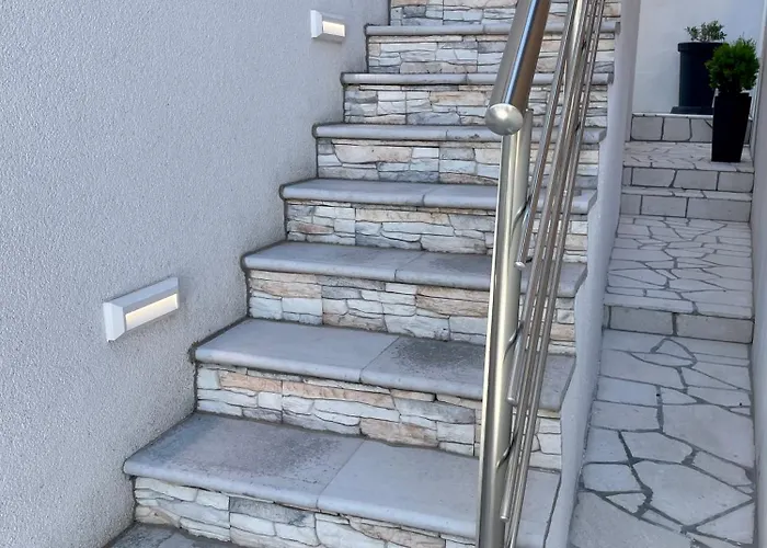 Apartment Seascape - Relaxing Home, Steps From The Water! Bilice